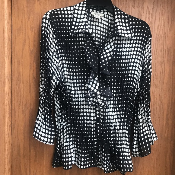 Black and White Polka Dot Top - Picture 4 of 7